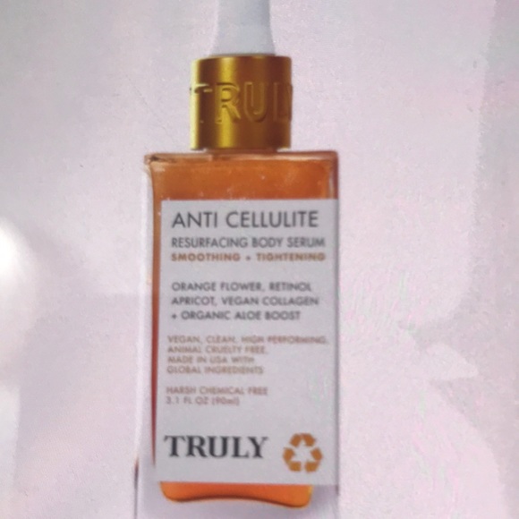Truly Anti-cellulite resurfacing body serum NEW plumps smoothe tightens - Picture 1 of 4